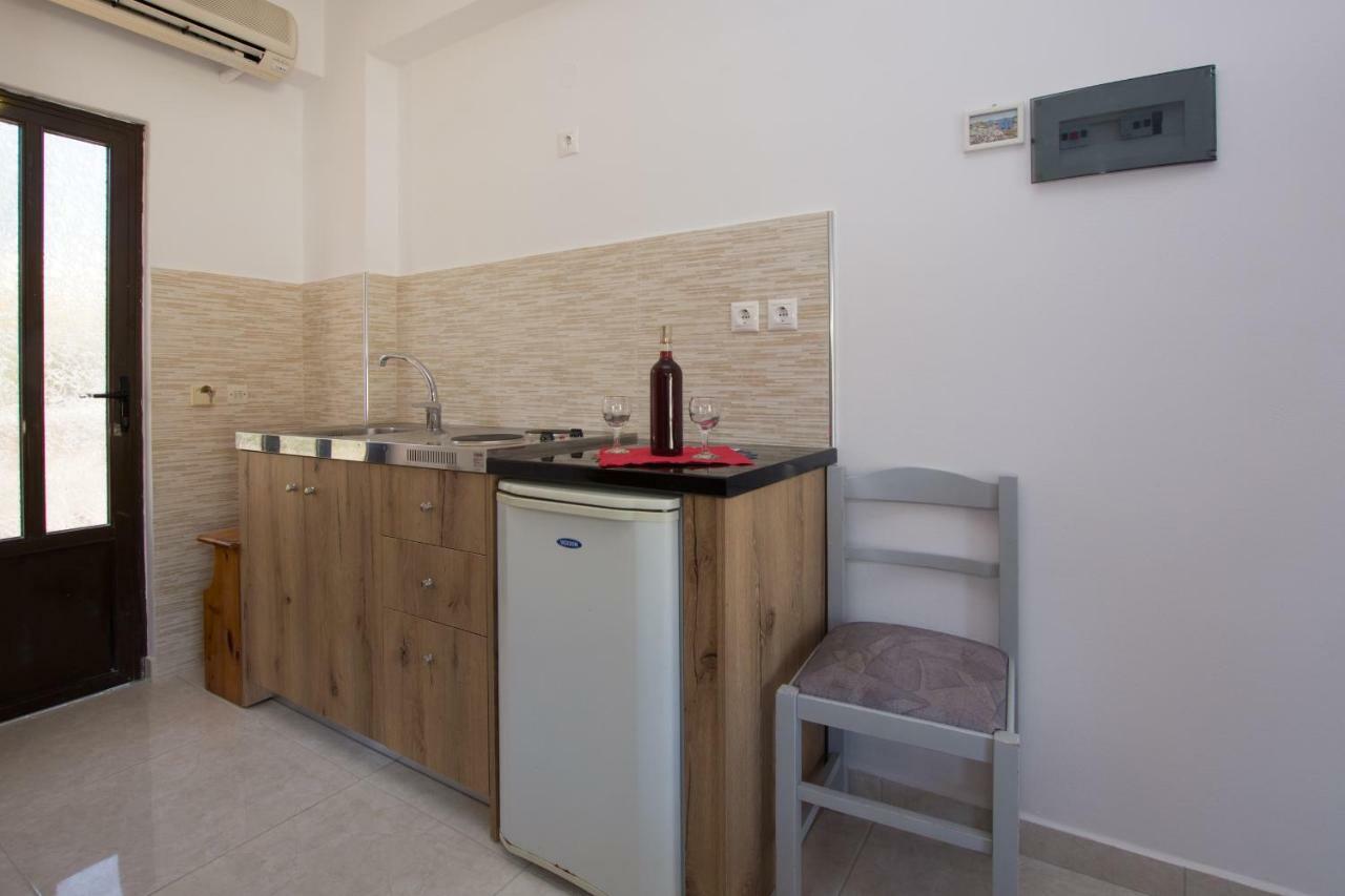 Plessas Studios Tsilivi  Buitenkant foto